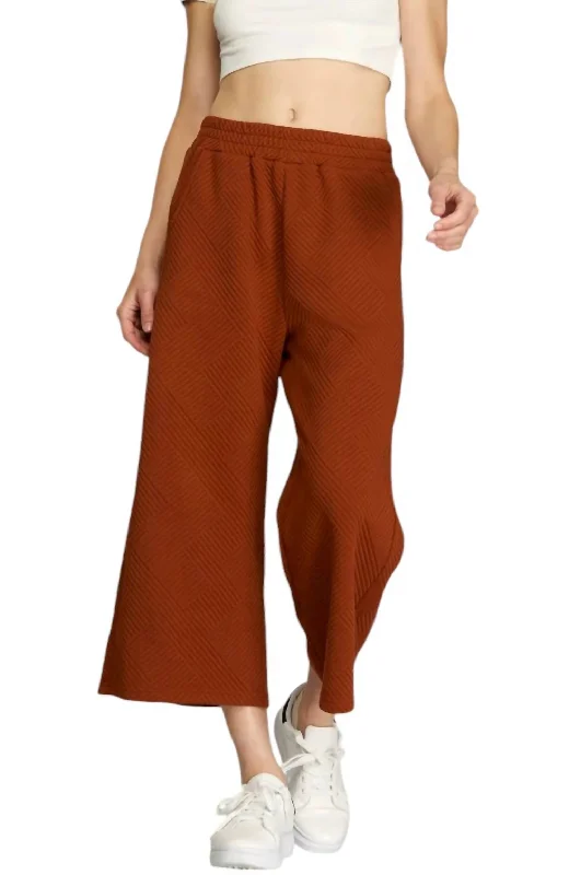 retro-style pants for women -Elastic Waist Quilted Texture Capri Pants In Brick